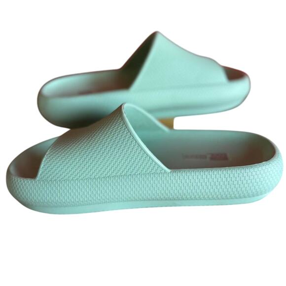 Womens Slides Size Medium Mint Green Sandals House Slippers Classic Mom Shoe - Picture 4 of 7